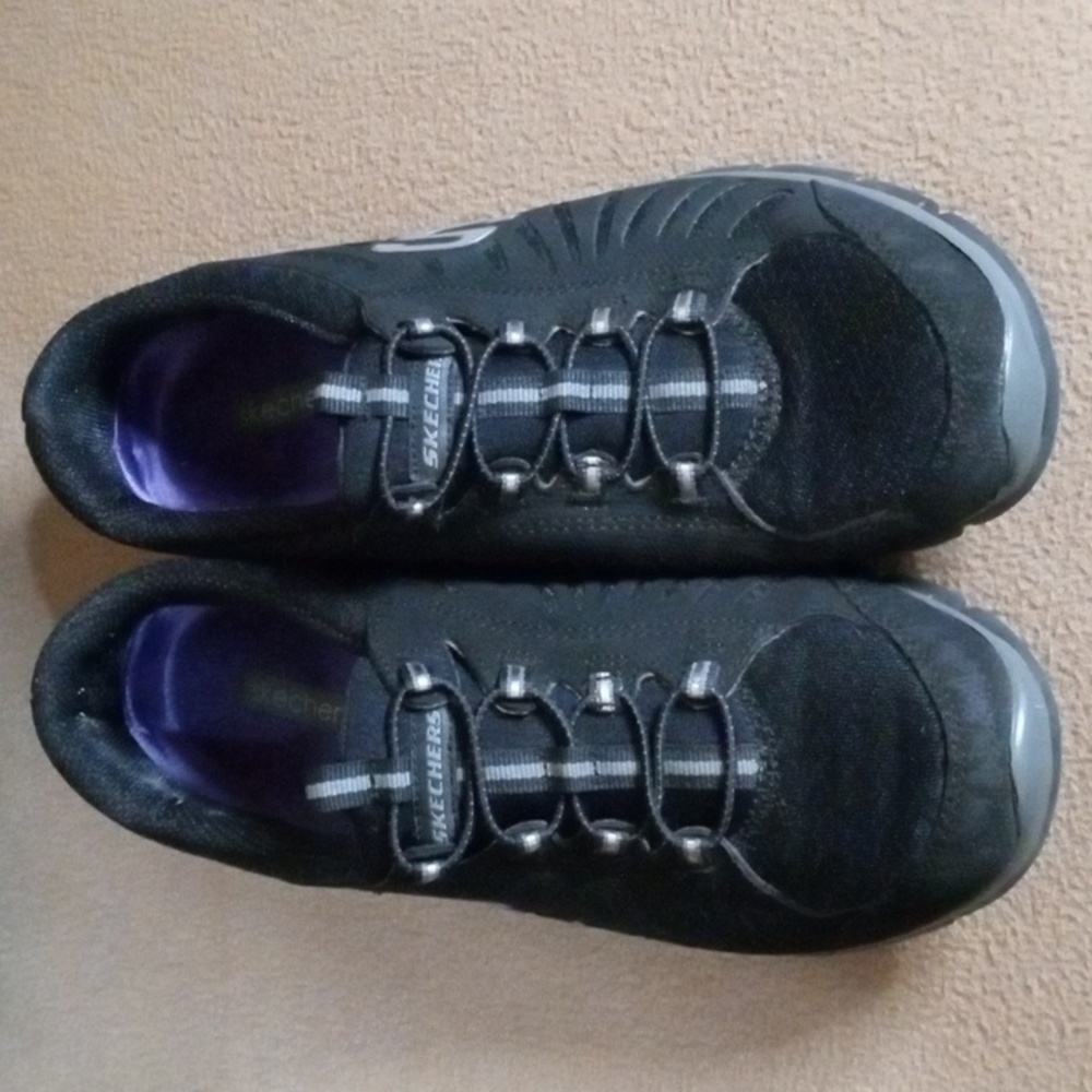 Skechers flex size 9 color black